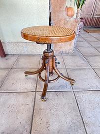 Sgabello vintage a vite modello Thonet