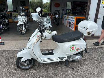 Vespa 125 incidentata