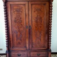 armadio mobile in noce