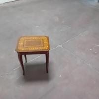 Tavolinetto antico con carillon