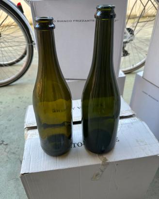 Bottiglie vuote per vino