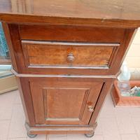 Comodino in legno vintage