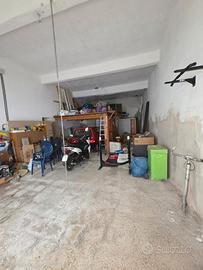 Locale com./magazzino nel cuore di Calasetta