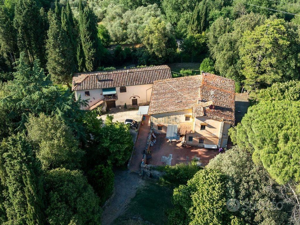 Rustico / Casale di 870 m² con più di 5 locali e b - Vista 3