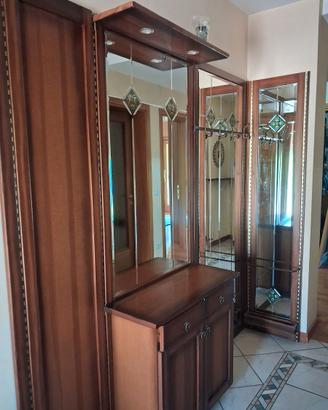 Mobile in legno d'ingresso