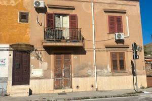 3 vani con terrazzo zona tommaso natale