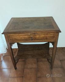 Antico tavolino in legno Primo Novecento
