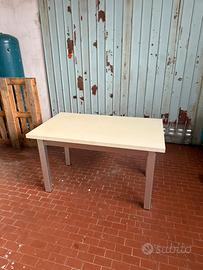 Tavolo cucina allungabile