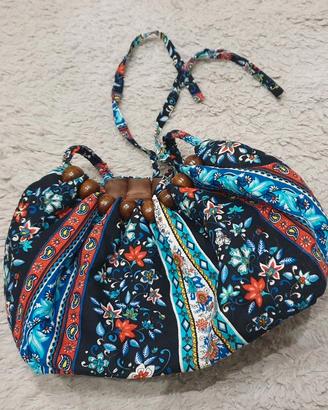 borsetta vintage in tessuto e legno