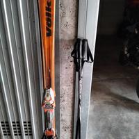 Sci VOIKI con bastoni