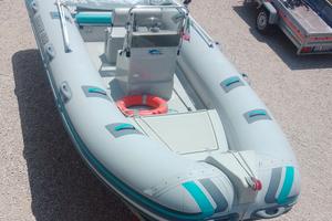 SOLO GOMMONE LANCER 530  PARI AL NUOVO