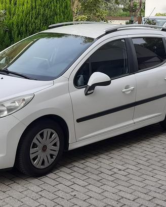 Peugeot 207  2011