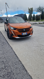 PEUGEOT e2008 GT PACK 136CV