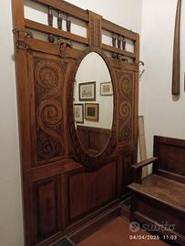 appendiabiti molto bello con specchio e cassapanca