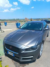 Jaguar xe 180cv