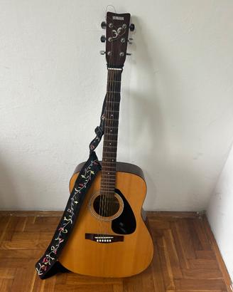 Chitarra acustica Yamaha