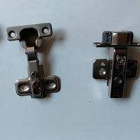 Cerniere per Mobili con Ante