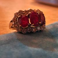 Anello con rubini e brillanti