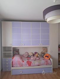 Camera completa ragazza