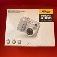 Nikon COOLPIX 4300 Silver Edition