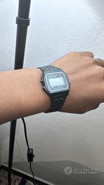 Orologio digitale vintage nero stile Casio