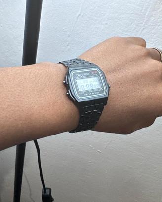 Orologio digitale vintage nero stile Casio