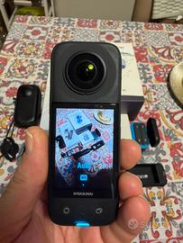 Insta 360 x3 con accessori