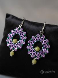 Orecchini rotondi artigianali gemme giada verde