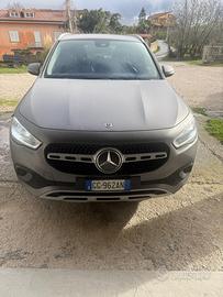 MERCEDES BENZ GLA 200D 2021