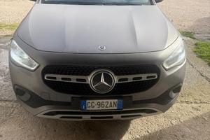 MERCEDES BENZ GLA 200D 2021