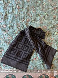 Sciarpa Fendi originale – 85% viscosa, 15% lana