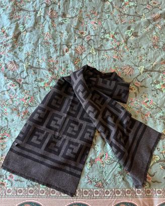 Sciarpa Fendi originale – 85% viscosa, 15% lana