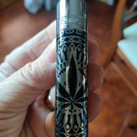 accendino Clipper in metallo "foglia"