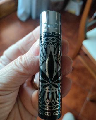 accendino Clipper in metallo "foglia"