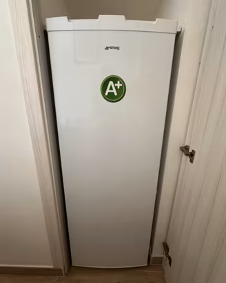 Congelatore verticale Smeg No Frost A+