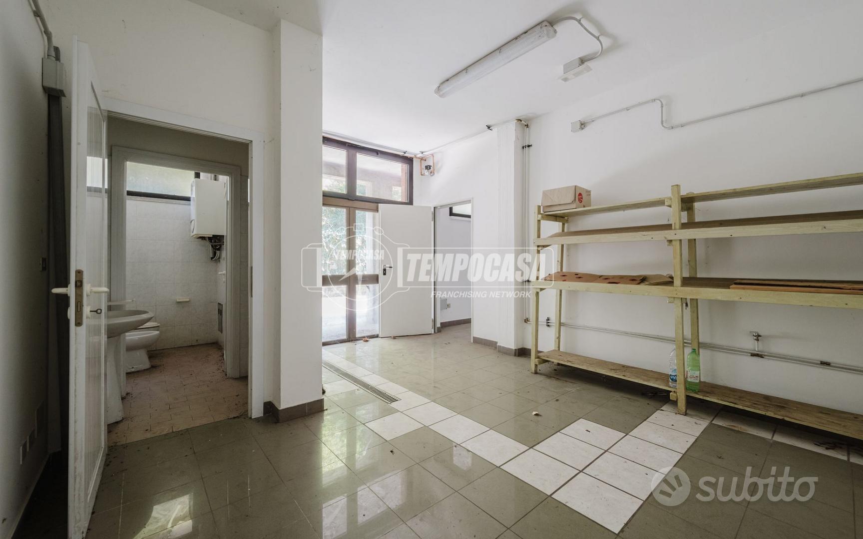 LOCALE COMMERCIALE - VIA IDICE - MONTERENZIO - Vista 5
