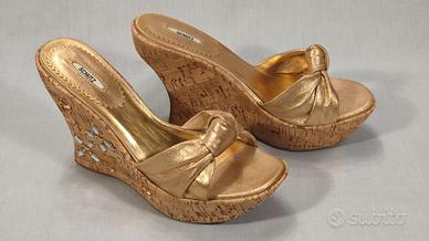 Sandalo donna zeppa in sughero