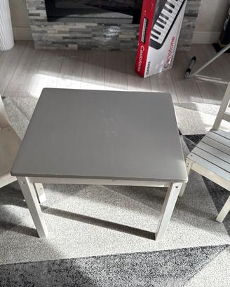 Tavolino con 2 sedie per bambini