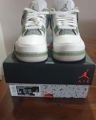NIKE AIR JORDAN 4RETRO