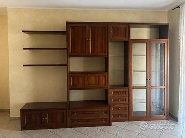 Mobile classico con tavolo e 4 sedie