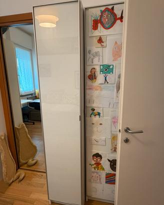 Libreria Billy con anta in vetro