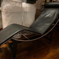 Poltrona e poltroncina in stile Le Corbusier