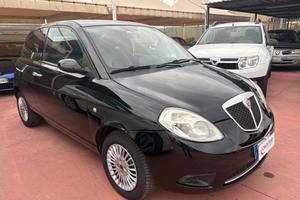Lancia Ypsilon 1.3 MJT 75 CV Argento