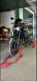 Kawasaki z 900 del 2021