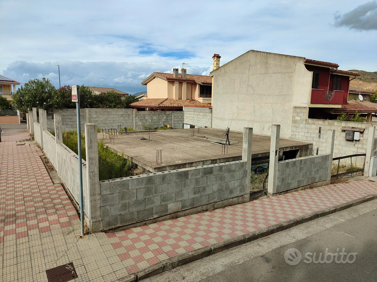 Terreno con seminterrato gia' edificato - Vista 2