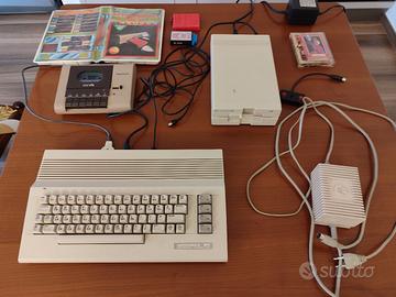 COMMODORE 64  E ACCESSORI 