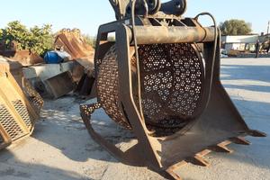 Escavatore quintali 200 con benna vagliatrice