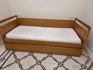 Letto singolo con letto estraibile con materassi
