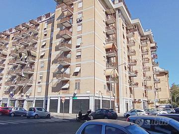 Immobile di 180 m² con 1 locale a Roma