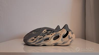 adidas foam runner yeezy